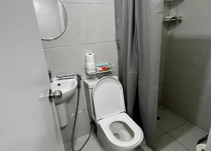 Crisean Highrise - 100 West Makati Apartment
