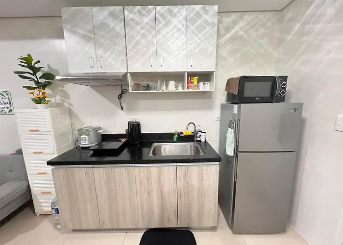 Apartment Crisean Highrise - 100 West Makati