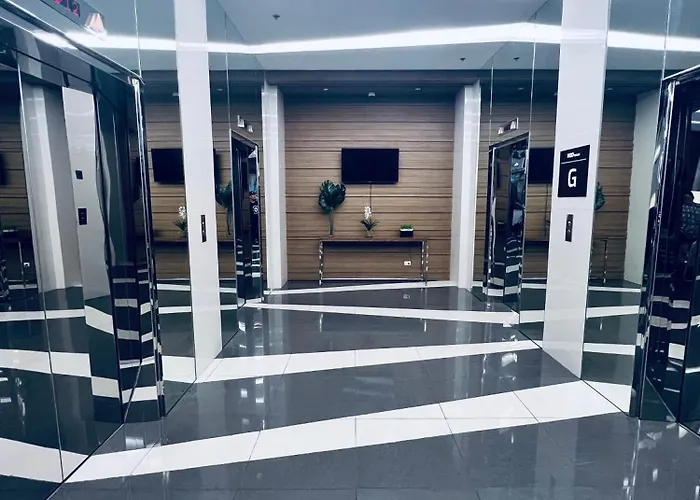 Crisean Highrise - 100 West Makati Apartment